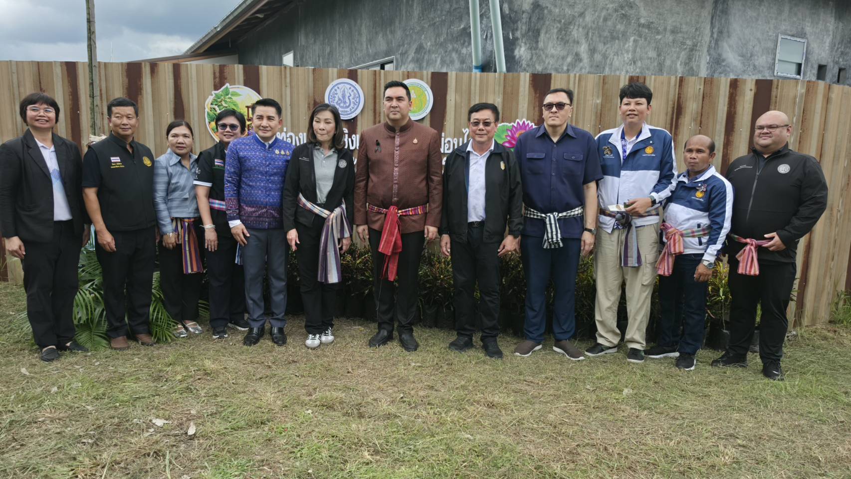title - ส.ป.ก. ร่วมพิธีเปิดงานประชาสัมพันธ์เปิดตัวแหล่งท่องเที่ยวเชิงเกษตรด้านหม่อนไหม 